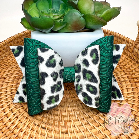 Green Cheetah Brae Bow